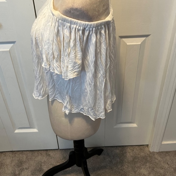 Truly Madly Deeply off the shoulder top size L - Picture 3 of 9